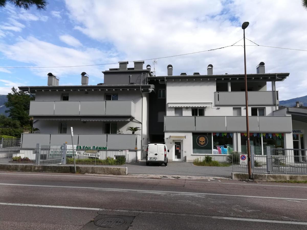 Ferrarini Apartment Riva del Garda Luaran gambar